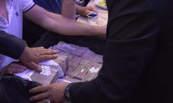 Aşiret düğünü gündem oldu! Paralar valize sığmadı