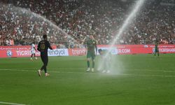 Futbolcular neye uğradığını şaşırdı! Amed Beşiktaş maçını durduran olay