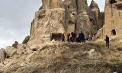 Kapadokya'da peribacası çöktü! Yaralılar var