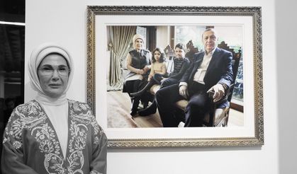 Emine Erdoğan, Ara Güler sergisini ziyaret etti