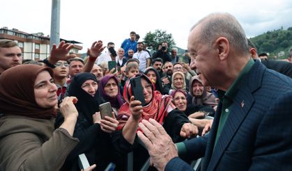 Erdoğan cuma namazını kıldı! Vatandaşlarla sohbet etti