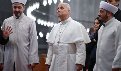 Papa Sultanahmet Camii'ni ziyaret etti! Hayranlıkla inceledi