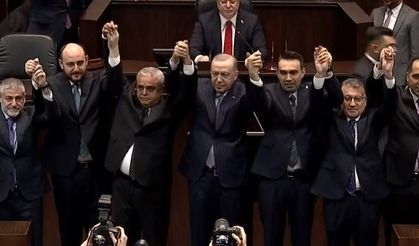 AK Parti'ye 3 vekil daha katıldı! Rozetleri Erdoğan taktı