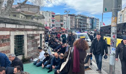 Kadıköylülerden CHP'li başkana "cami" sitemi!
