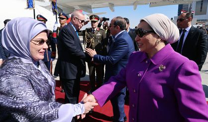 Sisi'den Cumhurbaşkanı Erdoğan'a sıcak karşılama