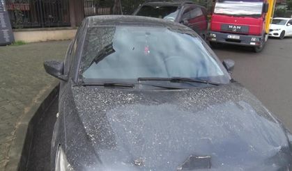 İstanbul'a çamur yağdı! Araçlar çamurla kaplandı