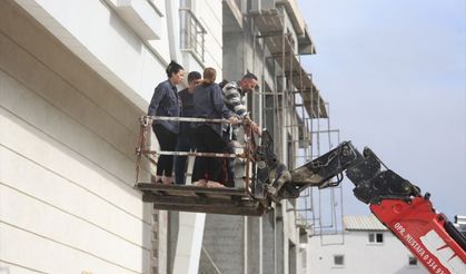 Mersin’de mağaza yangını: 80 kişi tahliye edildi