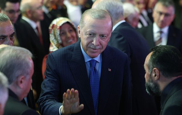 Dikkat çeken isimler TBMM'de! Erdoğan ile sohbet ettiler