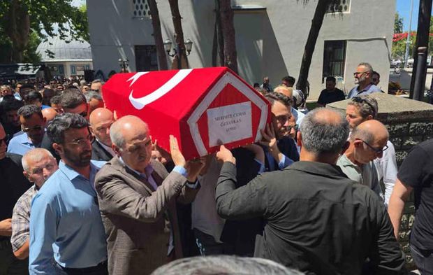 AK Partili eski vekilden acı haber