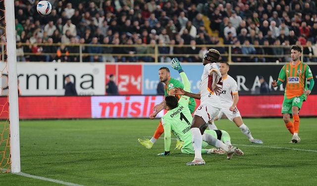 Lider Galatasaray 3 puanı kopardı ve aldı