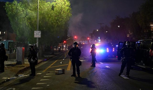 ABD karıştı! Los Angeles’ta sokağa çıkma yasağı