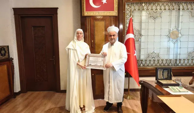 Erasmus için gelen Polonyalı kadın Adana'da Müslüman oldu