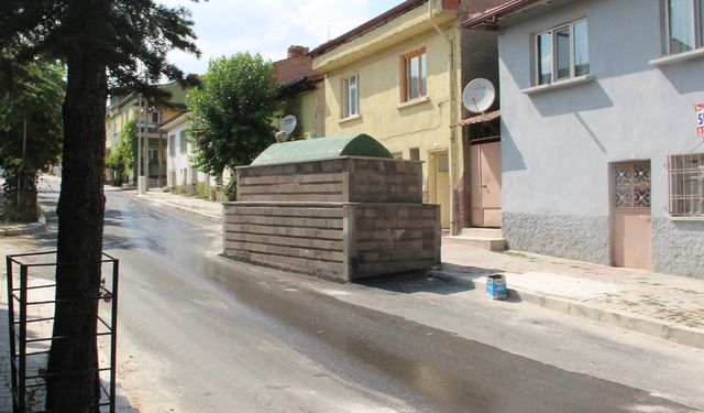 63 yıldır yolun ortasında duruyor: Bir tane kaza yok!