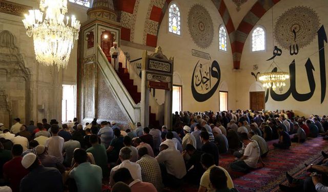 Cuma hutbesi: Cennetin anahtarı namaz!