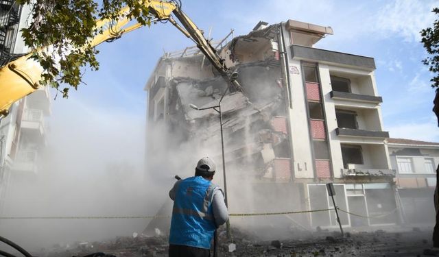 Büyük deprem uyarısı! Prof. Dr. Övgün Ahmet Ercan: Taşının! Çok az ev ayakta kalır