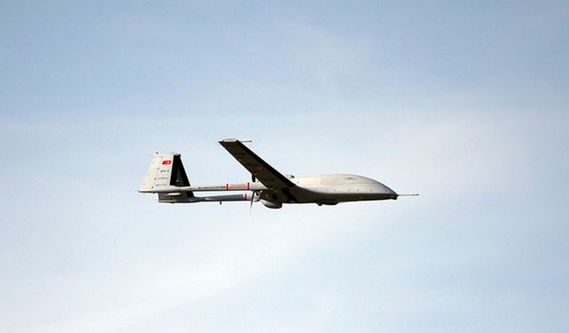 Dünya havacılık tarihinde bir ilk! Tam isabetle vurdu