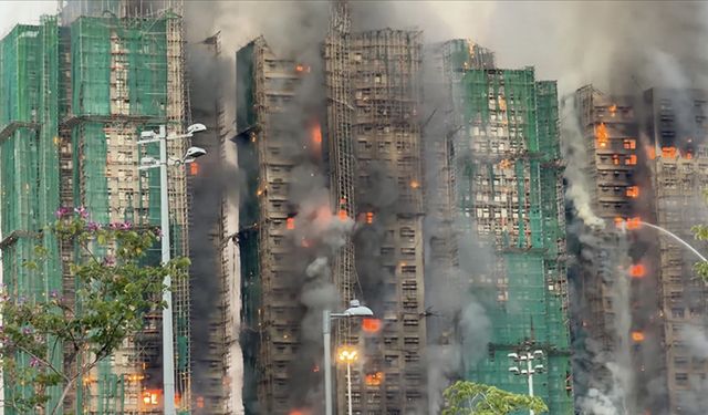 Hong Kong'da büyük yangın! Ölü ve yaralılar var