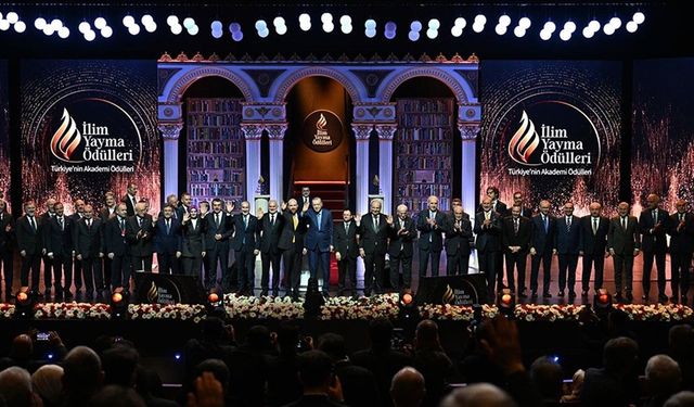 İlim Yayma Ödülleri sahiplerini buldu