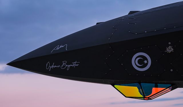 KIZILELMA bir ilke daha imza attı! Radara yakalanmadan vuracak