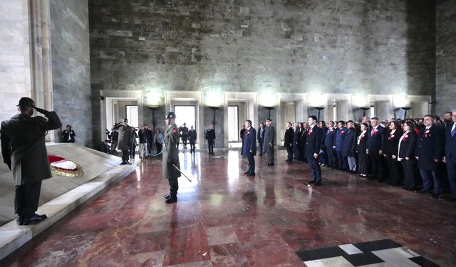 Bakan Yusuf Tekin ve öğretmenlerden Anıtkabir'e ziyaret