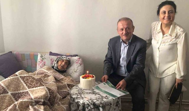 2 padişah, 12 cumhurbaşkanı ve 27 başbakan gördü! Asırlık çınar hayatını kaybetti