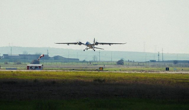 Gökyüzünde milli iradenin imzası! Bayraktar AKINCI'dan tam isabet