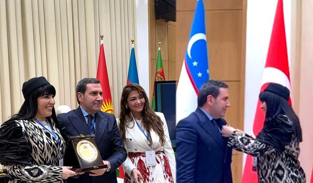 Hafız Dr. Selman Okumuş’a Özbekistan’dan Çifte Ödül