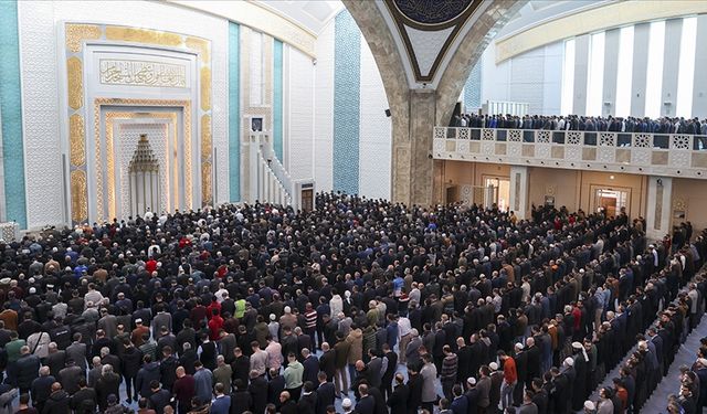 “Gençlerimizi şer odaklarının insafına terk edemeyiz”