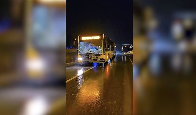 İETT otobüsü araca çarptı! Ölü ve yaralı var