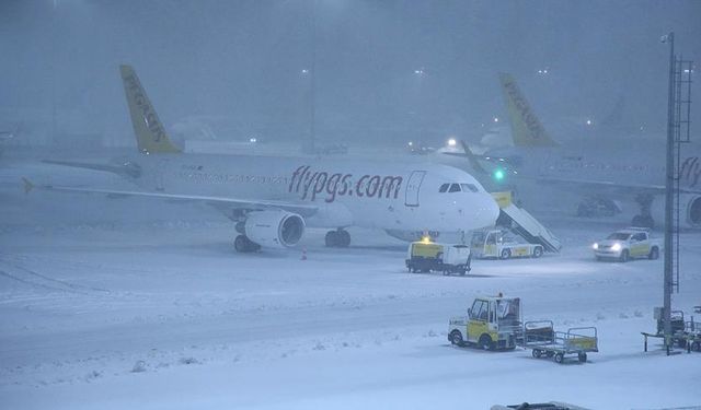 Sabiha Gökçen Havalimanı'nda uçuşlara kar ayarı