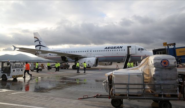 Yunanistan hava sahası uçuşlara açıldı