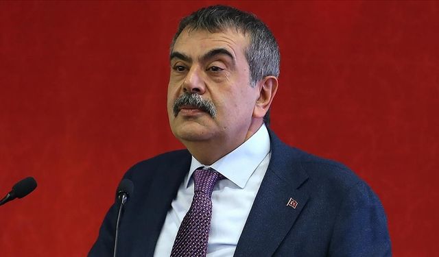 Yusuf Tekin'den "karnelerden Atatürk kaldırıldı" iddiasına yanıt!