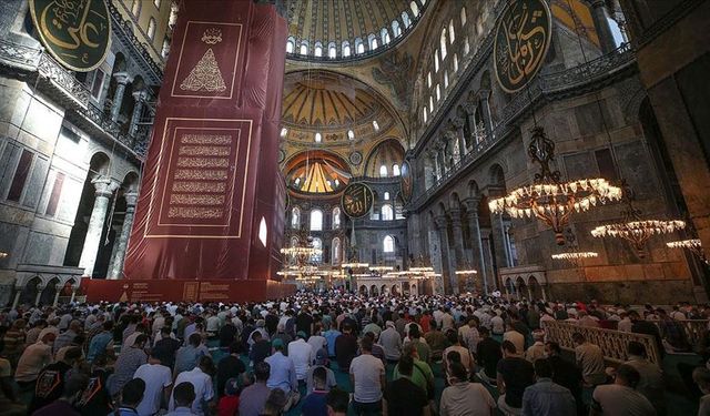 Cuma hutbesinde Hz. Muhammed'in müjdesi!