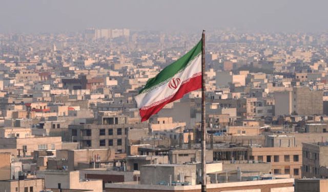 İran'dan Avrupa'ya "askeri" misilleme