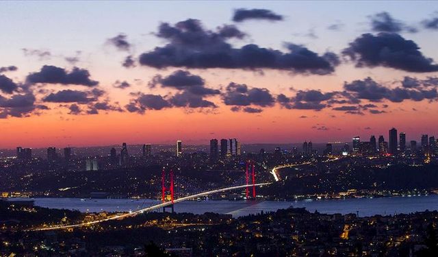 Türkiye'de bir ilk yaşandı! Milyonluk ilçe İstanbul'dan çıktı