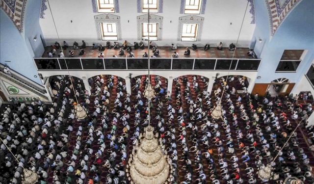 YÖK'ten kritik genelge! Cuma namazı kararı...