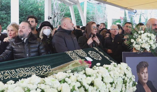 Fatih Ürek son yolculuğuna uğurlandı! Ablası fenalaştı