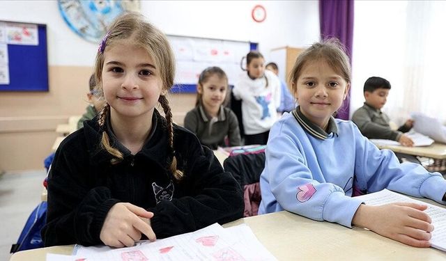 Tatil bitti, ziller çaldı! Okullarda ilk ders heyecanı