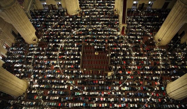 Bayram namazı kaç rekat nasıl kılınır? Hangi dualar okunur?