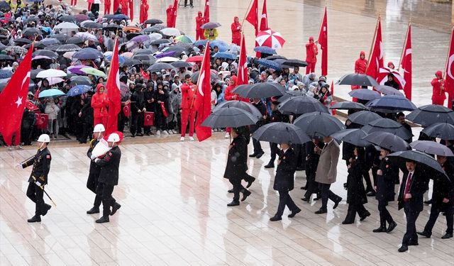 Türkiye 23 Nisanı kutluyor! Devlet erkanı Anıtkabir'de