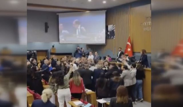 AK Partili ve CHP'li üyeler birbirine girdi! Ortalık karıştı