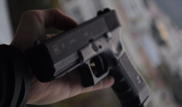 Mersin'de okulda olası facia engellendi: Öğrenci silahla yakalandı