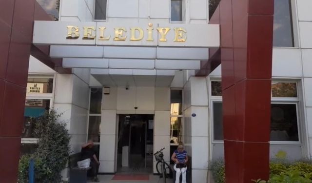CHP'li Seferihisar Belediyesi'ne operasyon! Başkan yardımcısı dahil çok sayıda gözaltı