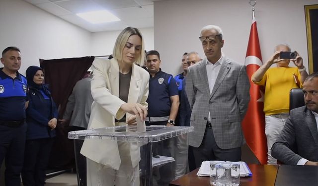 Bir CHP'li belediye daha AK Parti'ye geçti