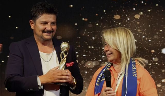 Ülke TV'ye anlamlı ödül! Zeynep Tor'dan duygusal konuşma