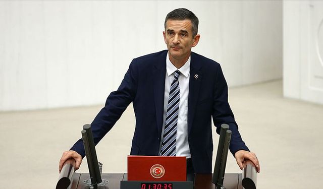 CHP'de deprem! Kritik isim istifa etti
