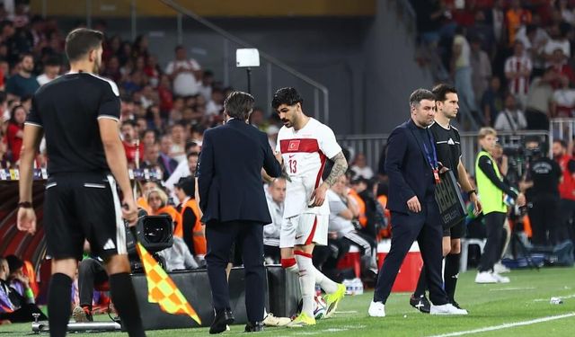 Milli futbolcu hastaneye kaldırıldı! Türkiye-Kuzey Makedonya maçında korkutan sakatlık