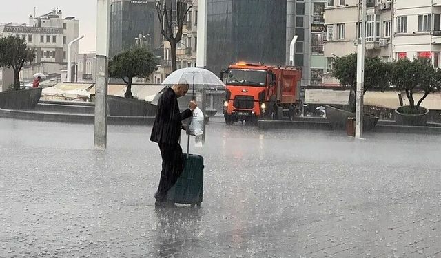 İstanbullu hazırlıksız yakalandı! Gökten rahmet yağdı