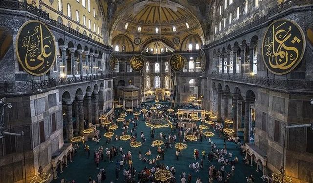 Ayasofya Camii, 6 yıl önce bugün yeniden ibadete açıldı