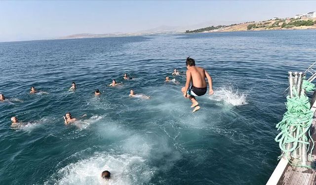 Van Gölü'nde tedbirler: Vatandaşlar uyarıldı